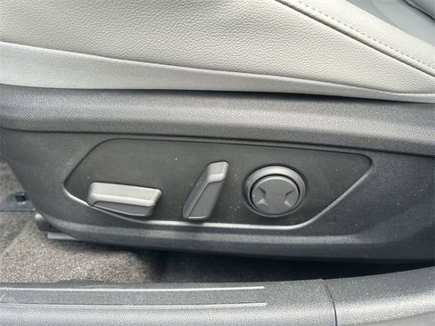 New 2025 Hyundai Elantra Limited image 22