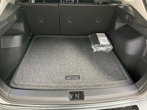 New 2026 Volkswagen Tiguan SE image 16