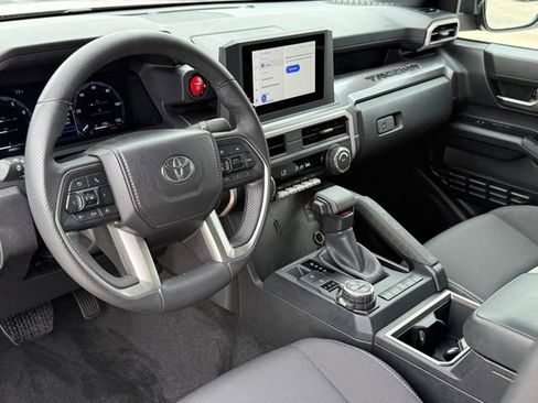 Used 2025 Toyota Tacoma TRD Off-Road image 11