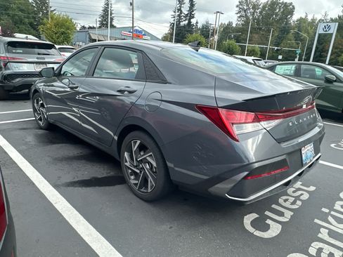 Used 2025 Hyundai Elantra SEL FWD image 7