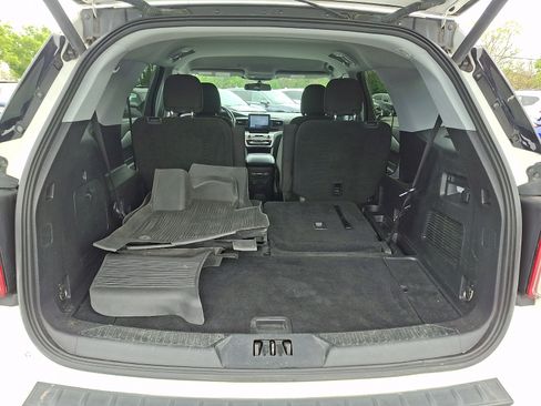 Used 2022 Ford Explorer XLT w/ Class IV Trailer Tow Package AWD/4WD image 30