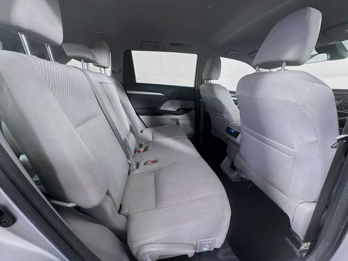 Used 2018 Toyota Highlander LE image 32