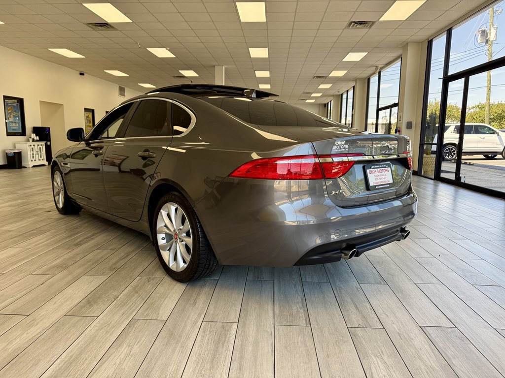Used 2018 Jaguar XF Premium AWD/4WD image 7