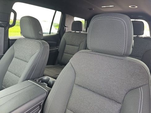 Used 2025 Chevrolet Traverse LT image 20