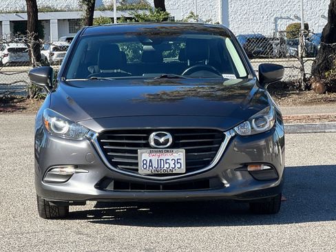 Used 2018 MAZDA MAZDA3 Touring image 9
