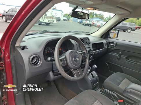 Used 2016 Jeep Patriot Sport FWD image 15