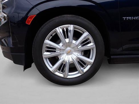 Used 2023 Chevrolet Tahoe High Country AWD/4WD image 7
