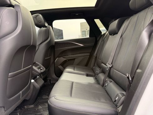 Used 2024 Cadillac Lyriq Sport image 34