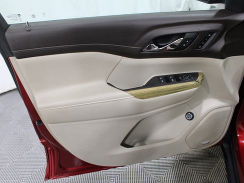 Used 2019 GMC Acadia Denali w/ Technology Package AWD/4WD image 6