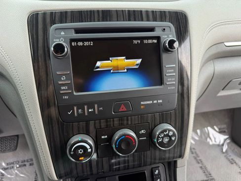 Used 2014 Chevrolet Traverse LT image 18