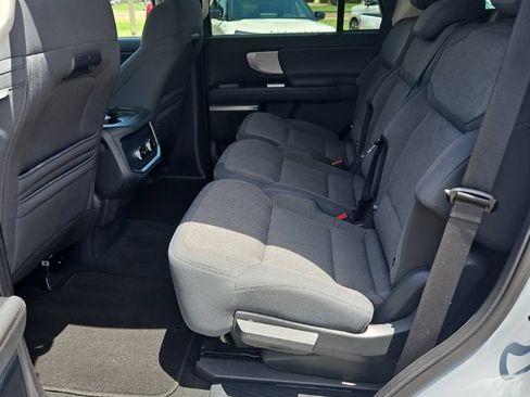 Used 2025 Ford Expedition Active AWD/4WD image 22