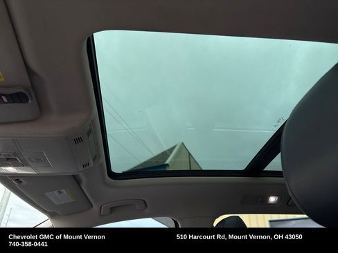 Used 2019 Volkswagen Tiguan SE w/ Panoramic Sunroof Package image 18