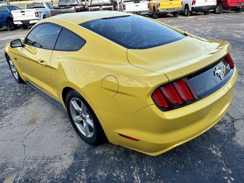 Used 2017 Ford Mustang Coupe RWD image 5