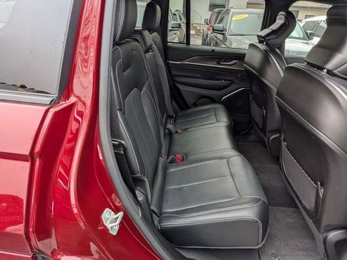 Certified 2024 Jeep Grand Cherokee Overland w/ Luxury Tech Group IV image 32