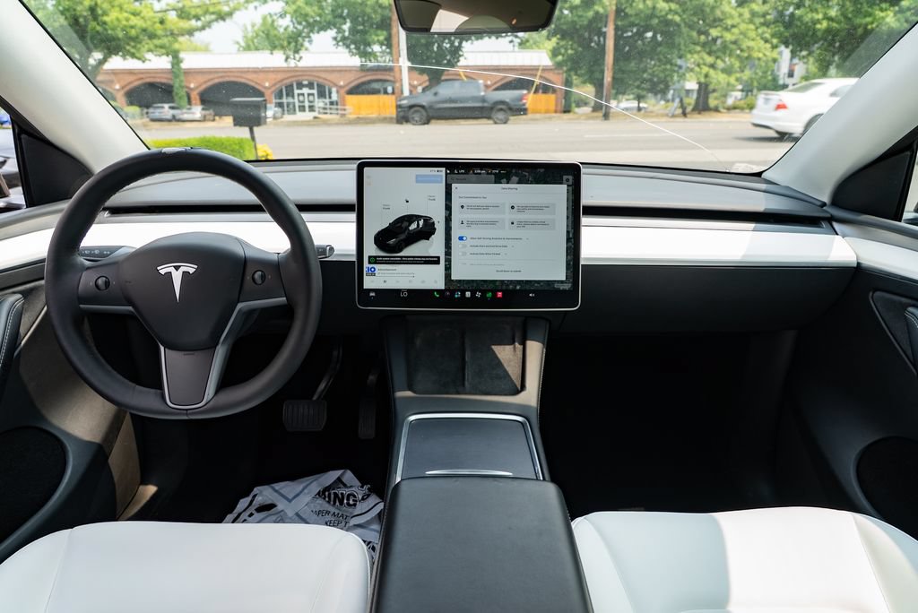 Used 2023 Tesla Model Y Long Range AWD/4WD image 9