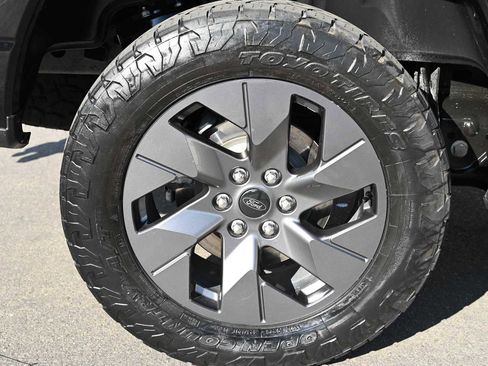 Used 2022 Ford F150 Lightning Lariat image 10