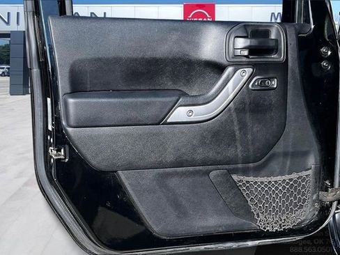 Used 2015 Jeep Wrangler Unlimited Sahara w/ Max Tow Package image 16