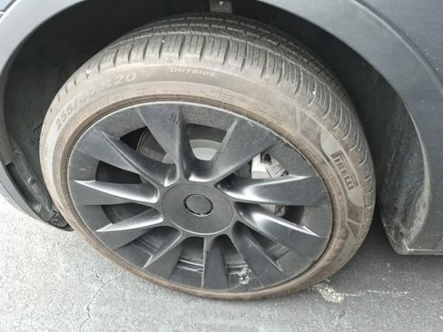 Used 2023 Tesla Model Y Long Range AWD/4WD image 4