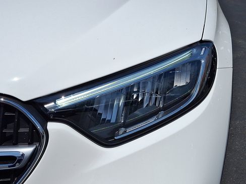 Certified 2026 Mercedes-Benz GLC 300 4MATIC image 9