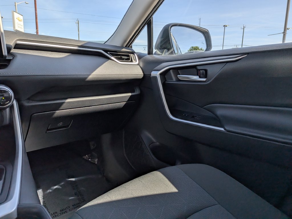 Used 2024 Toyota RAV4 XLE AWD/4WD image 14