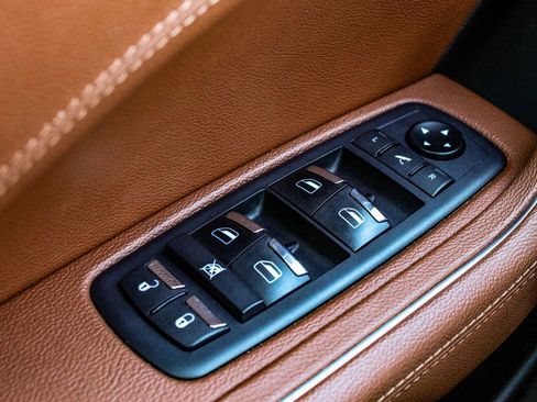 Used 2021 Maserati Levante image 10