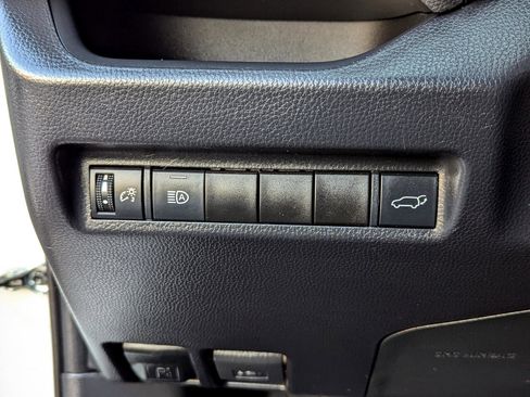 Used 2019 Toyota RAV4 XLE w/ Convenience Package image 14