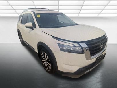Used 2023 Nissan Pathfinder Platinum