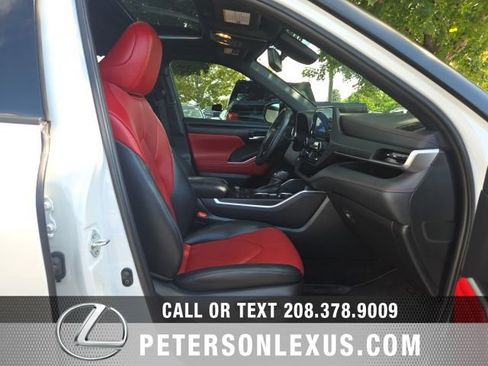 Used 2023 Toyota Highlander XSE AWD/4WD image 13