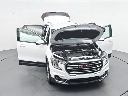 Used 2024 GMC Terrain SLT AWD/4WD image 40