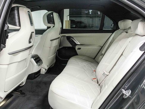 New 2026 BMW 740i w/ Premium Package image 17