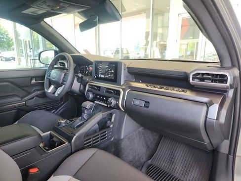 Certified 2025 Toyota Tacoma TRD Sport AWD/4WD image 24