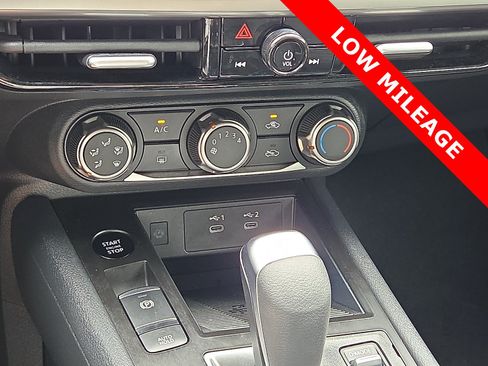 Used 2025 Nissan Kicks SV FWD image 19