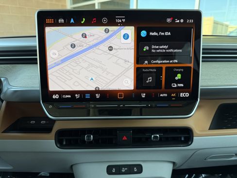 Used 2025 Volkswagen ID. Buzz Pro S Plus AWD/4WD image 18