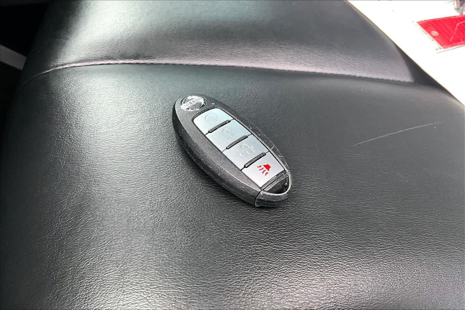Used 2022 Nissan Murano SV w/ SV Midnight Edition Package FWD image 15