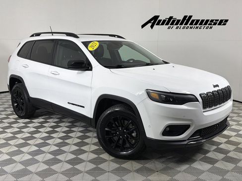 Used 2023 Jeep Cherokee Altitude Lux image 1