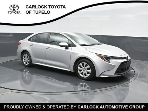Used 2024 Toyota Corolla LE image 5