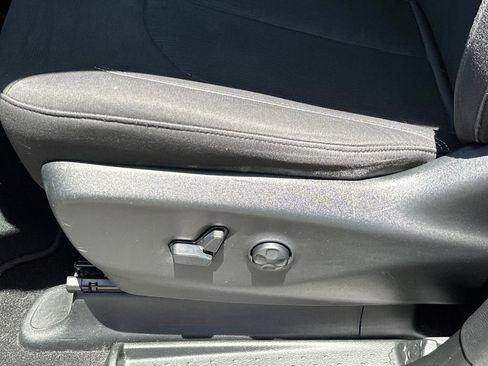Used 2019 Chrysler Pacifica Touring Plus w/ S Appearance Package FWD image 12