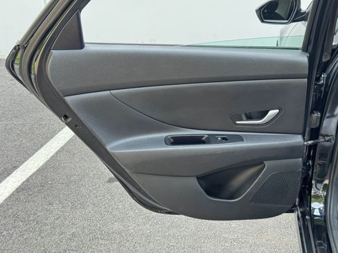 Used 2021 Hyundai Elantra SEL FWD image 36
