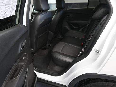 Used 2016 Chevrolet Trax LT w/ LT Convenience Package FWD image 17