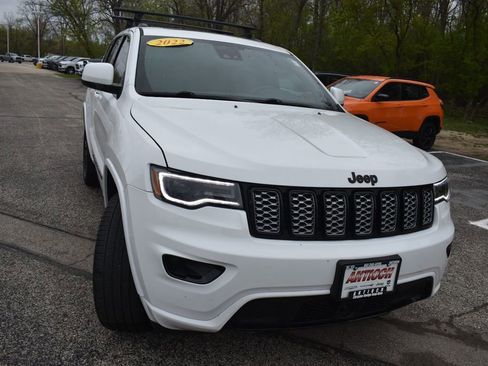 Used 2022 Jeep Grand Cherokee Laredo X AWD/4WD image 10