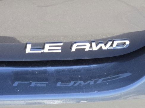 Used 2021 Toyota Highlander LE image 15