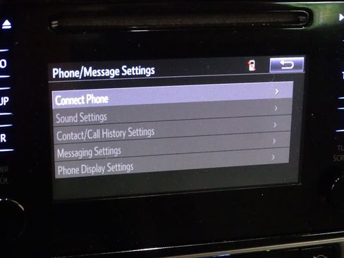 Used 2017 Toyota Corolla LE image 32