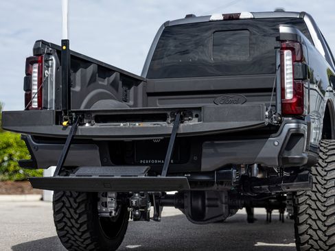 New 2025 Ford F250 Lariat w/ Lariat Ultimate Package image 24