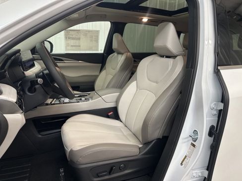 Used 2026 INFINITI QX60 Pure image 17