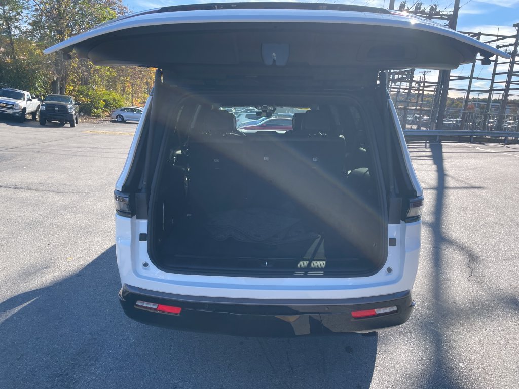 Certified 2026 Jeep Grand Wagoneer L 4WD image 12