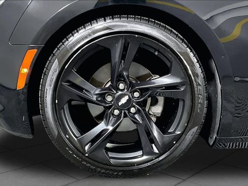 Used 2019 Chevrolet Camaro LT RWD image 10