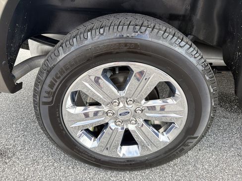 Used 2020 Ford F150 Lariat w/ Equipment Group 502A Luxury AWD/4WD image 18