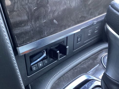 Used 2024 Nissan Armada Platinum w/ Captain's Chairs Package image 48