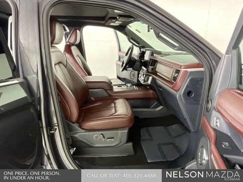 Used 2022 Ford Expedition Limited RWD image 15