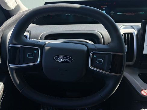 Certified 2025 Ford Expedition Active AWD/4WD image 17